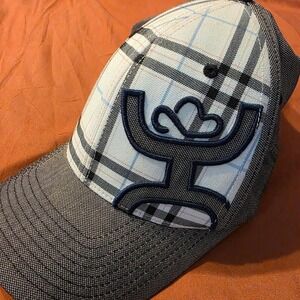 Burberry Black and White Baseball Cap‎